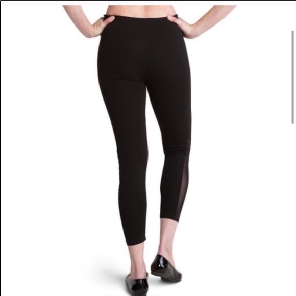 Spanx ASSETS red hot label mesh insert leggings. - Picture 3 of 9